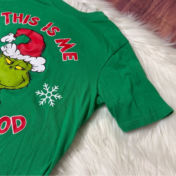 The Grinch Graphic Holiday Short Sleeve Shirt - Kids Size M (8) - Picture 6 of 12